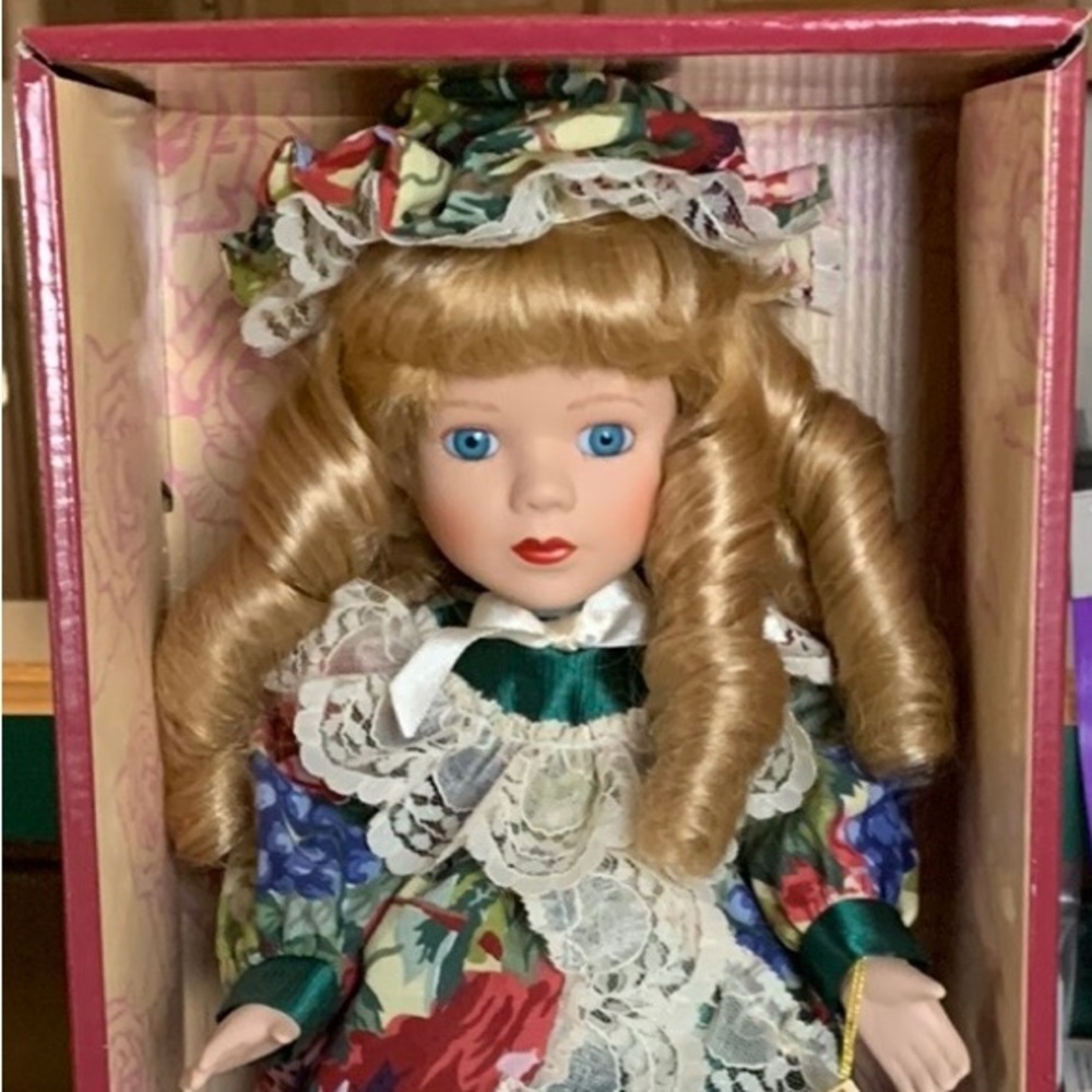 VINTAGE Special edition collectible Soft Expressions porcelain doll